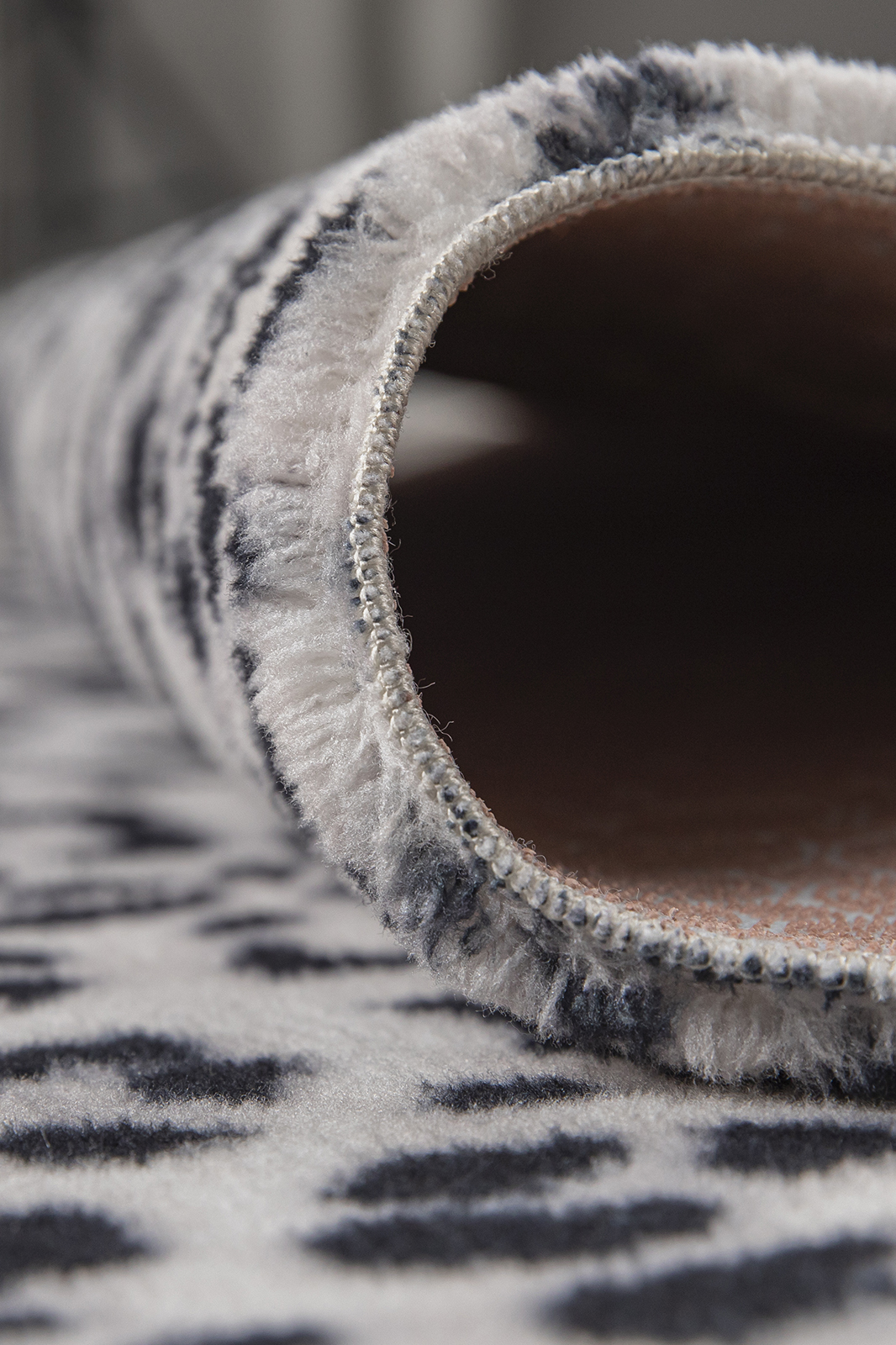 Angorahome Peluş Kaymaz Taban Leopar Siyah Post Halı - 5